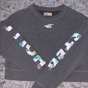 cute gray hollister sweatshirt